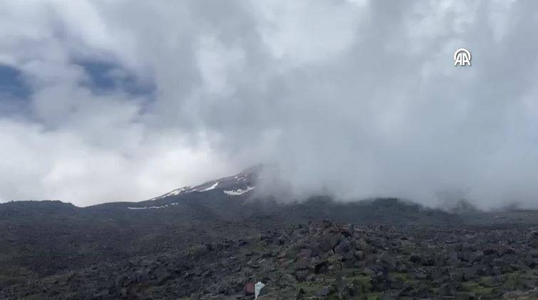 Ağrı Dağı’nda donarak ölen dağcıların cenazeleri indiriliyor - Resim: 18
